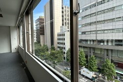 烏丸通の街路樹が見渡せます