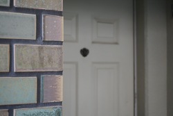 タイル貼りの外壁。