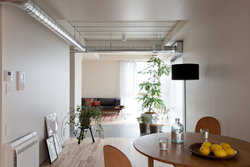 Photo by Mai NARITA / Interior coordinate by Naomi KOZAI　※こちらの画像は南向きのお部屋ですが、当お部屋は北向きで同じ間取りです。